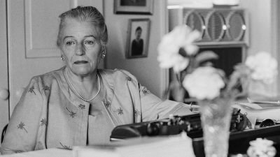 Nobel prize-winning American author, Pearl S. Buck, at her home, Green Hills Farm, near Perkasie, Pennsylvania, 1962. (Pearl Buck)