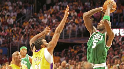 NBA Lakers Celtics Finals Kevin Garnett shooting.