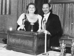 Marie Dressler and Lionel Barrymore at the Academy Awards ceremony