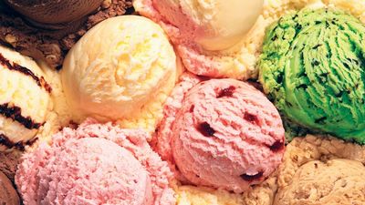 Scoops of various kinds of ice cream.