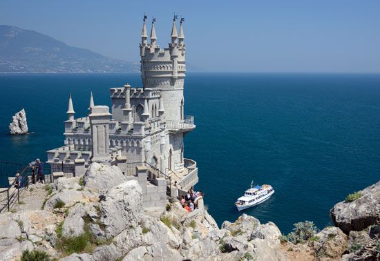 Swallow's Nest Castle