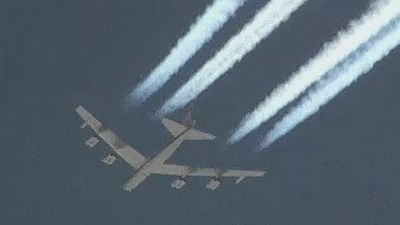 Watch B-52H Stratofortress bomber flying over the Mojave Desert, California